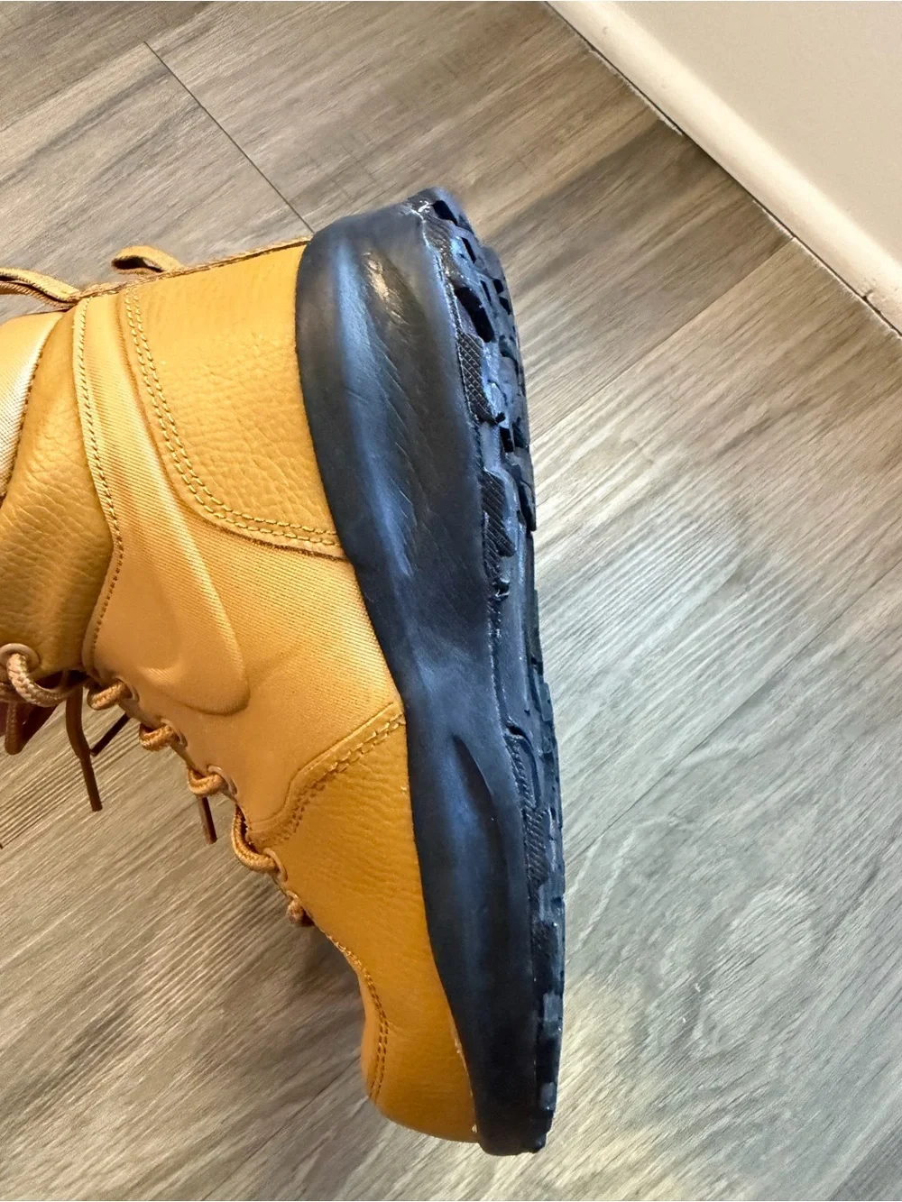 Nike Kids Tan/Gold Mid-Top Outdoor Boots